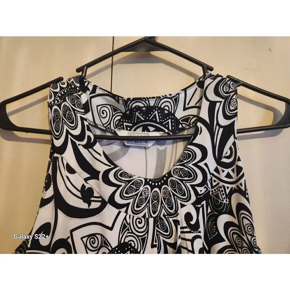 F41 Keren Hart sleeveless flowy blouse - Picture 2 of 10